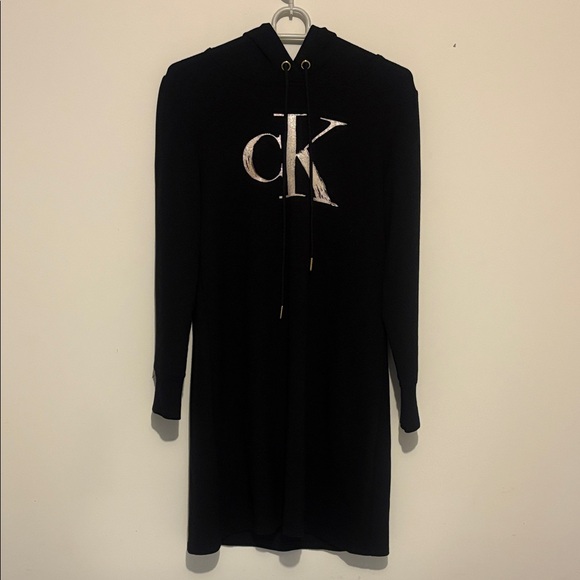 Calvin Klein Dresses & Skirts - Calvin Klein Black Long Sleeve sweatshirt Dress size Women’s M Like new